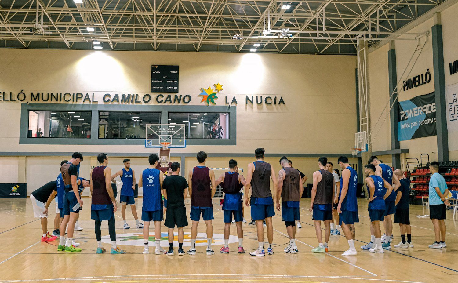 El equipo argentino en el entrenamiento que se desarrolla en España. (Foto: CABB)