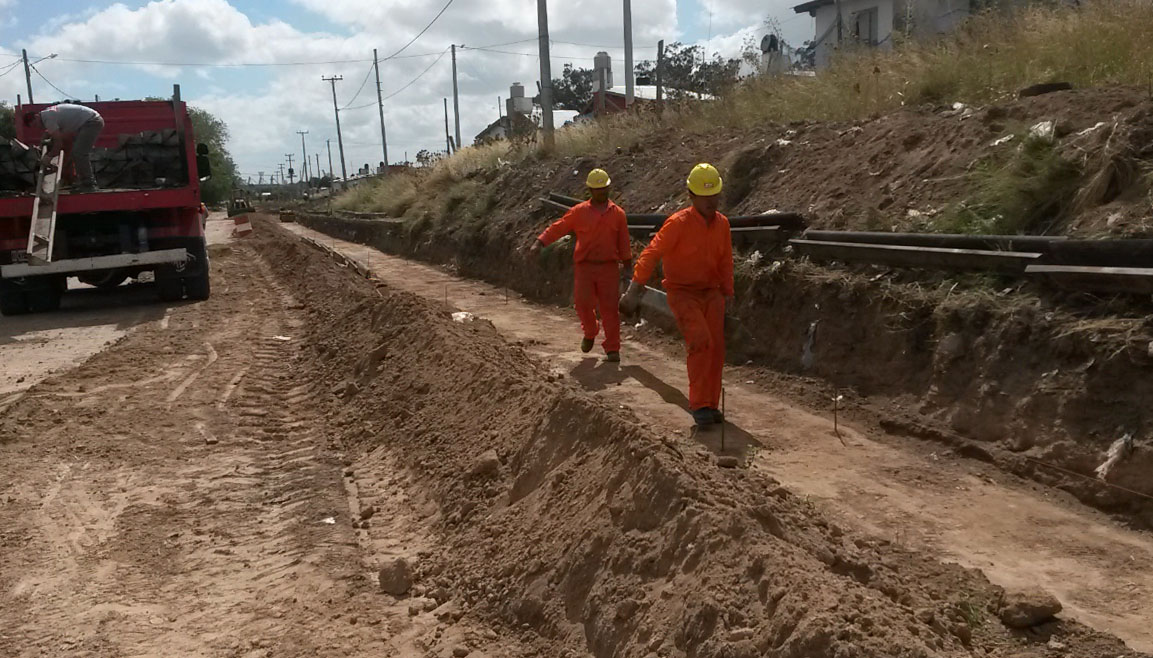 Comenzó la nueva etapa de cordón cuneta en El Martillo