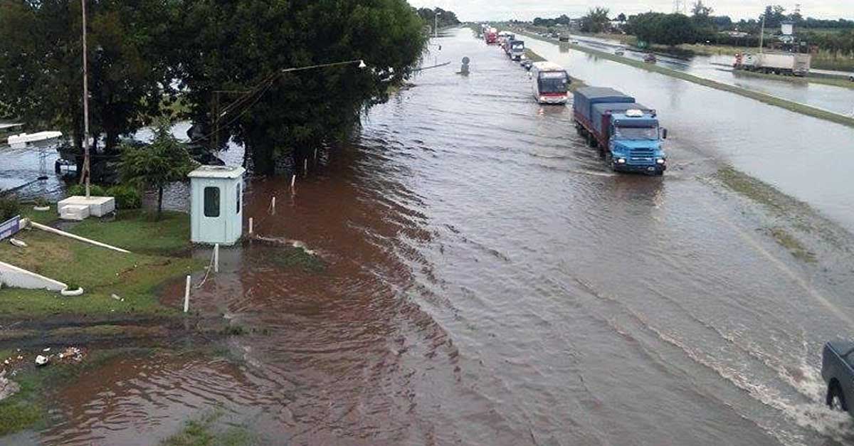 La provincia brinda asistencia a las zonas afectadas por la inundación