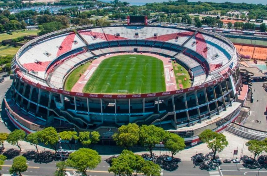 Tras los graves incidentes, resolvieron la clausura del Monumental