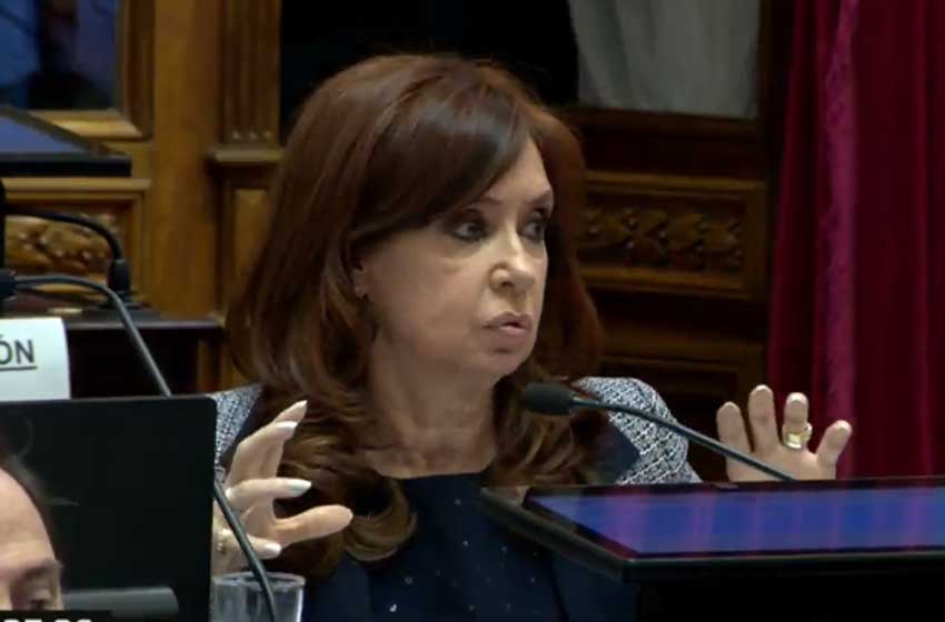 Cristina Kirchner pidió suspender el inicio del juicio por corrupción