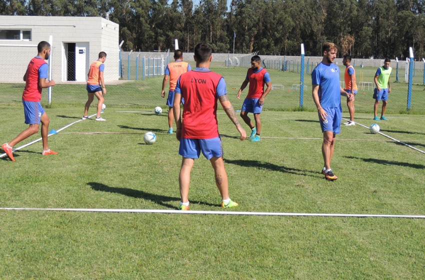 Alvarado entrena para la Copa Argentina y la segunda fase del Federal