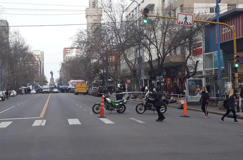 Acampe y corte: ¿cómo funciona el transporte público en el microcentro?