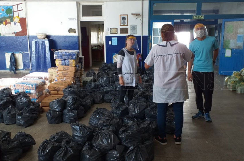 Consejo Escolar En La Previa Al Receso Invernal Repartieron 41500 Bolsones De Alimentos El 9817