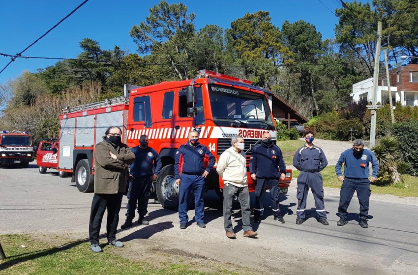 Bomberos de Sierra de Los Padres celebraron la incorporación de una potente unidad