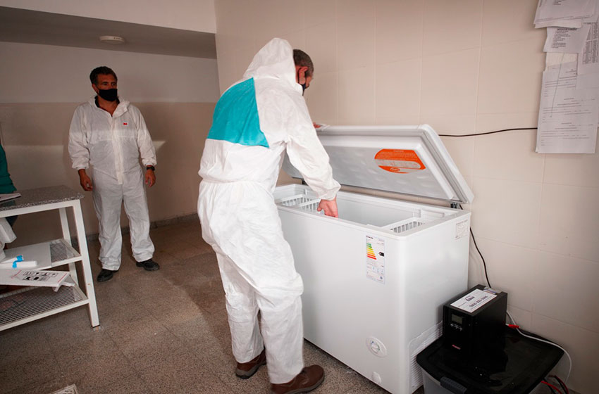 EDEA instala baterías especiales para garantizar la refrigeración de vacunas en las escuelas