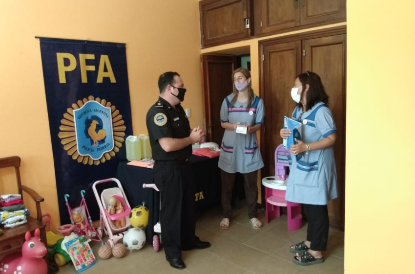 Continúa el programa de Padrinazgo de Escuelas de la Policía Federal en la zona