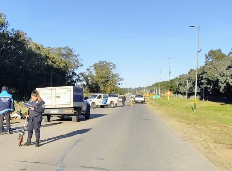 Un joven motociclista murió en la avenida Jorge Newbery y buscan al conductor con el que chocó