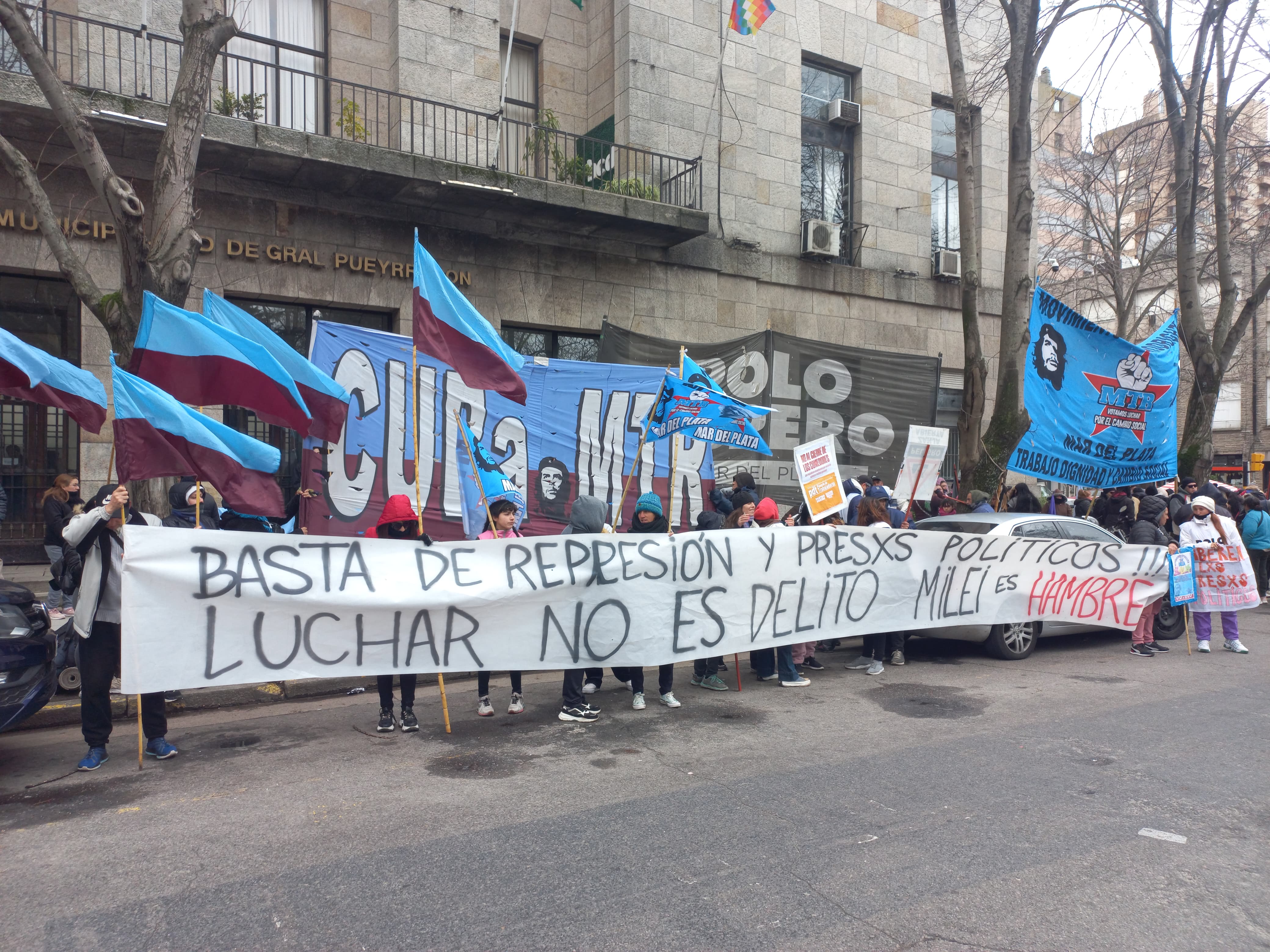 Organizaciones sociales se manifestaron para pedir que el gobierno nacional y municipal que entreguen mercadería que "no llega desde hace 9 meses".