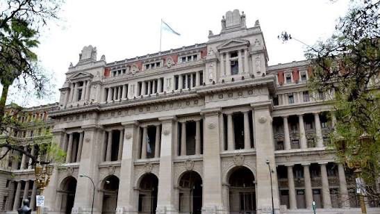 Ley de Tierras: la Corte Suprema dijo que resolvió una cuestión procesal y aclaró que no definió su constitucionalidad